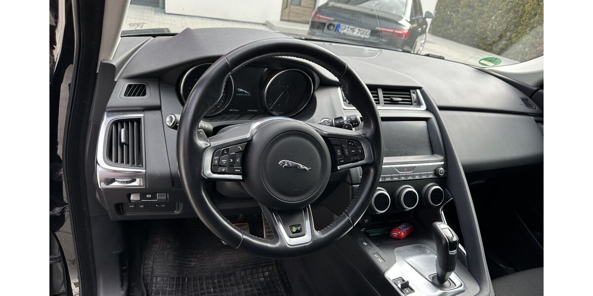 Jaguar E-Pace 91.000 km 19.900 &euro; Rechberghausen 73098