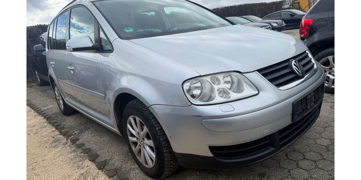 VW Touran 214.200 km 2.555 &euro; Essingen 73457