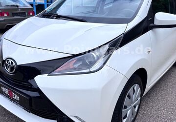 Toyota Aygo (X) 127.000 km 5.999 &euro; Essingen 73457