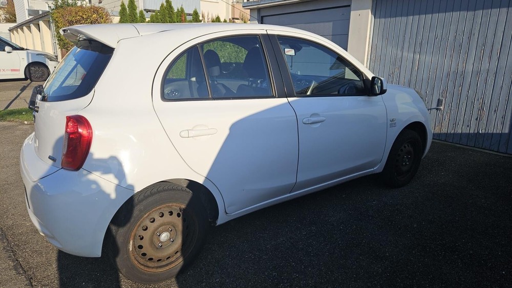 Nissan Micra 158.000 km 3.250 &euro; Salach 73084