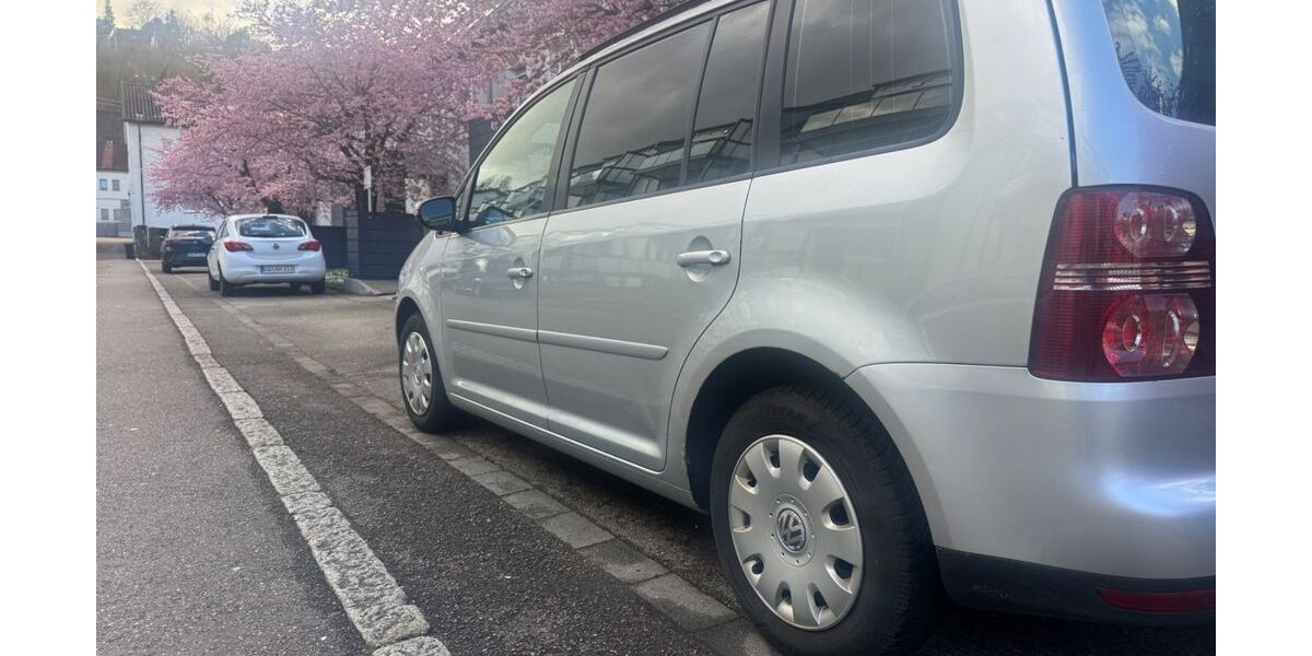 VW Touran 25.000 km 5.280 &euro; Schwäbisch Gmünd 73525