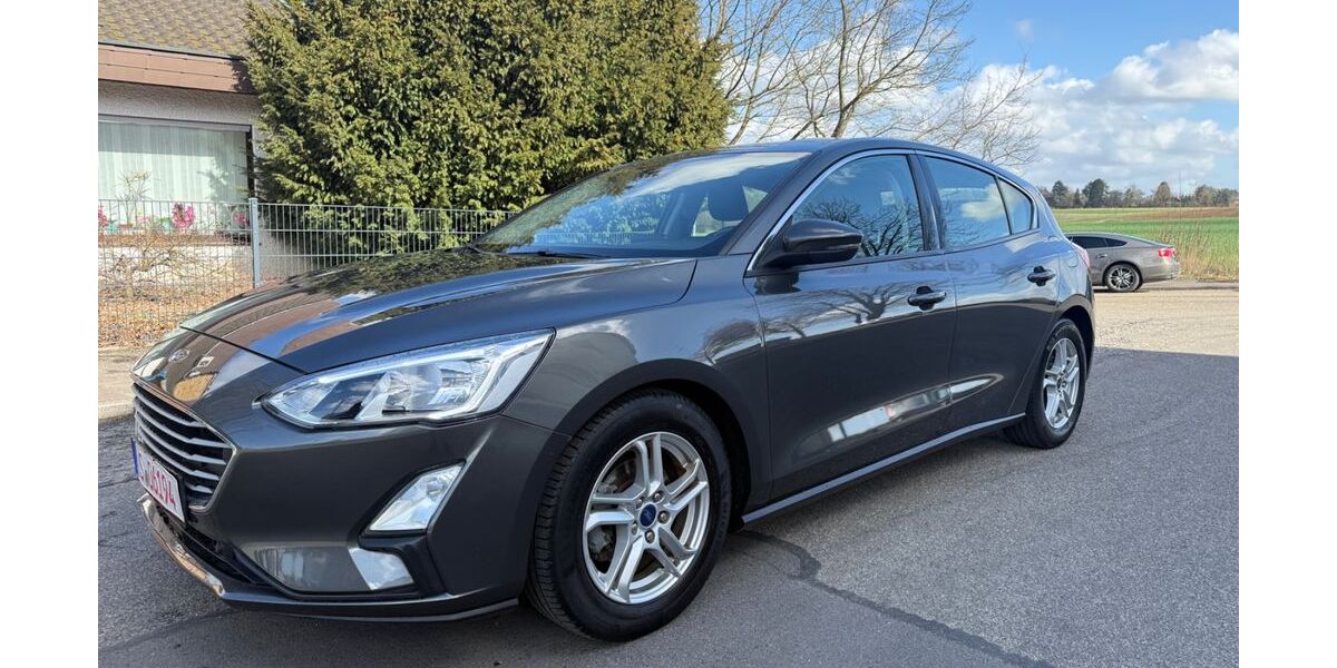 Ford Focus 59.000 km 13.999 &euro; Fellbach 70736