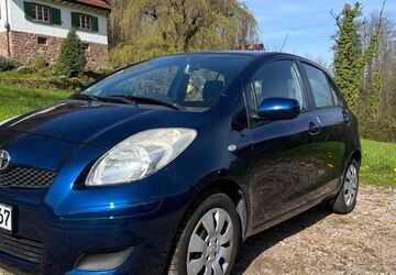 Toyota Yaris 141.000 km 4.800 &euro; Waiblingen 71334