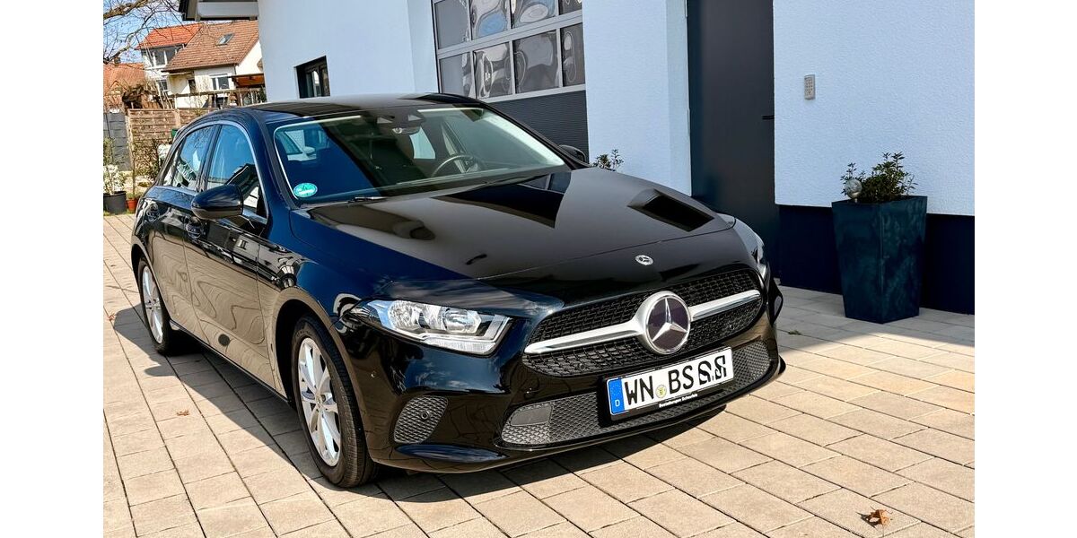 Mercedes-Benz A 180 51.881 km 18.900 &euro; Urbach 73660