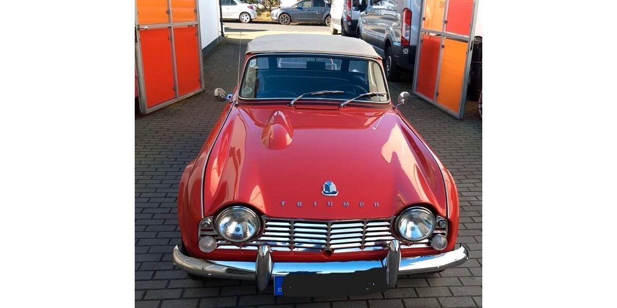 Triumph TR4 90.000 km 27.500 &euro; Schwäbisch Gmünd 73525