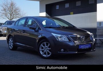 Toyota Avensis 182.000 km 6.999 &euro; Owen 73277
