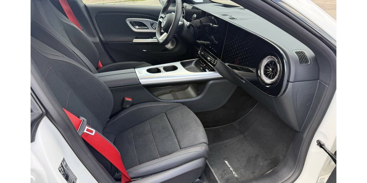 Mercedes-Benz CLA 350 4Matic mit EQ Technologie AMG Styling 11.000 km 61.500 &euro; Schorndorf 73614
