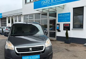 Peugeot Partner 135.800 km 6.490 &euro; Essingen 73457