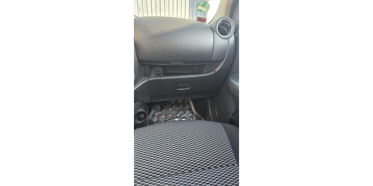 Nissan Micra 158.000 km 3.250 &euro; Salach 73084