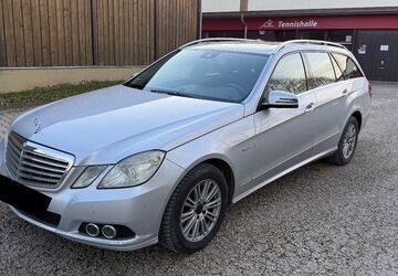 Mercedes-Benz E 220 303.900 km 4.199 &euro; Nürtingen 72622