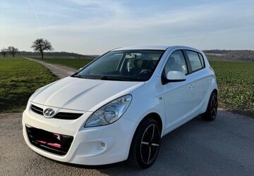Hyundai i20 194.000 km 4.300 &euro; Korb 71404