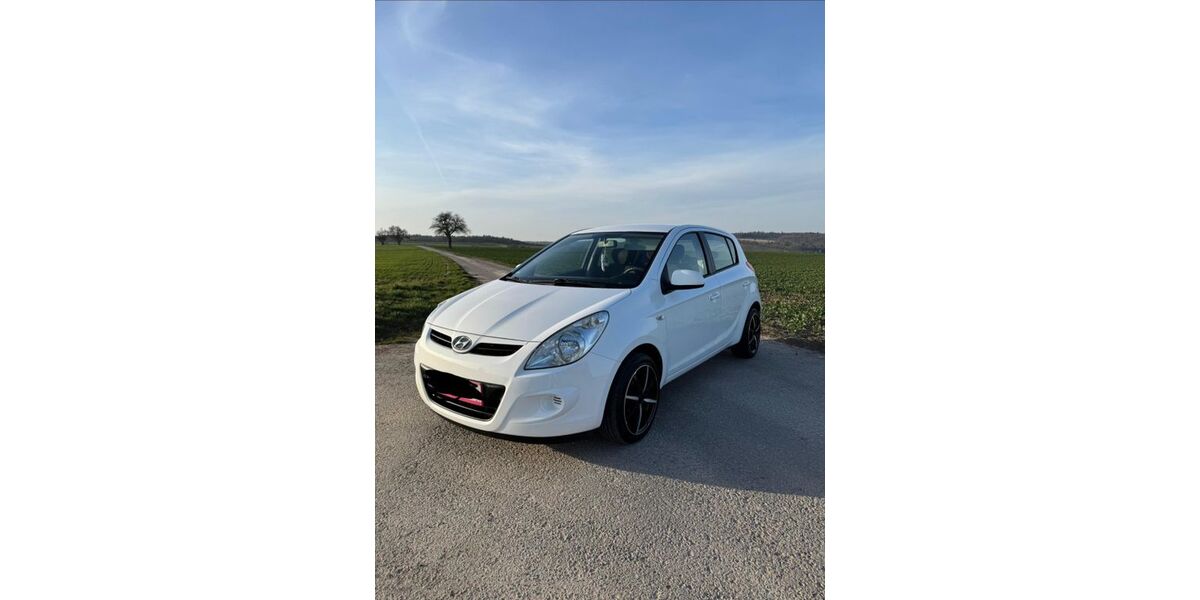 Hyundai i20 194.000 km 4.300 &euro; Korb 71404