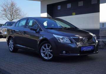 Toyota Avensis 182.000 km 6.999 &euro; Owen 73277